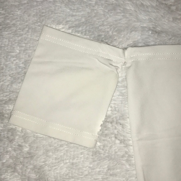 LAST ONE!! 🔥 White off the shoulder mini dress - Picture 3 of 4